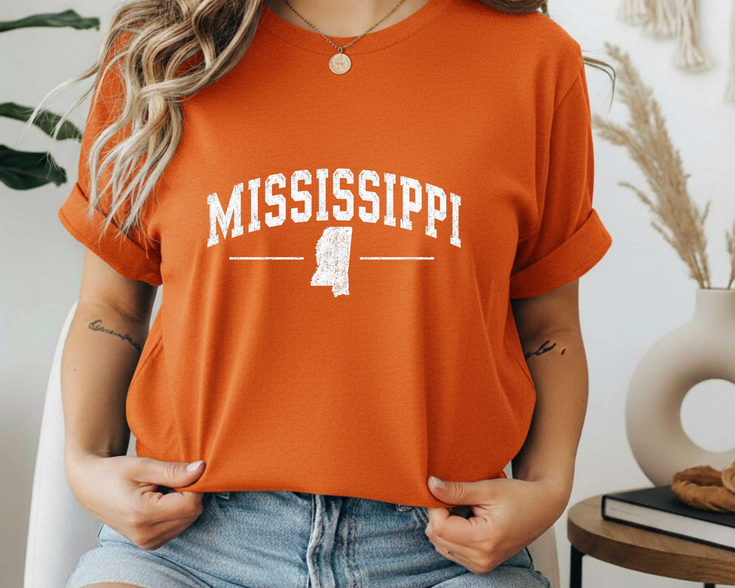 Mississippi State Outline Graphic Tee | Gildan Mississippi Souvenir Shirt