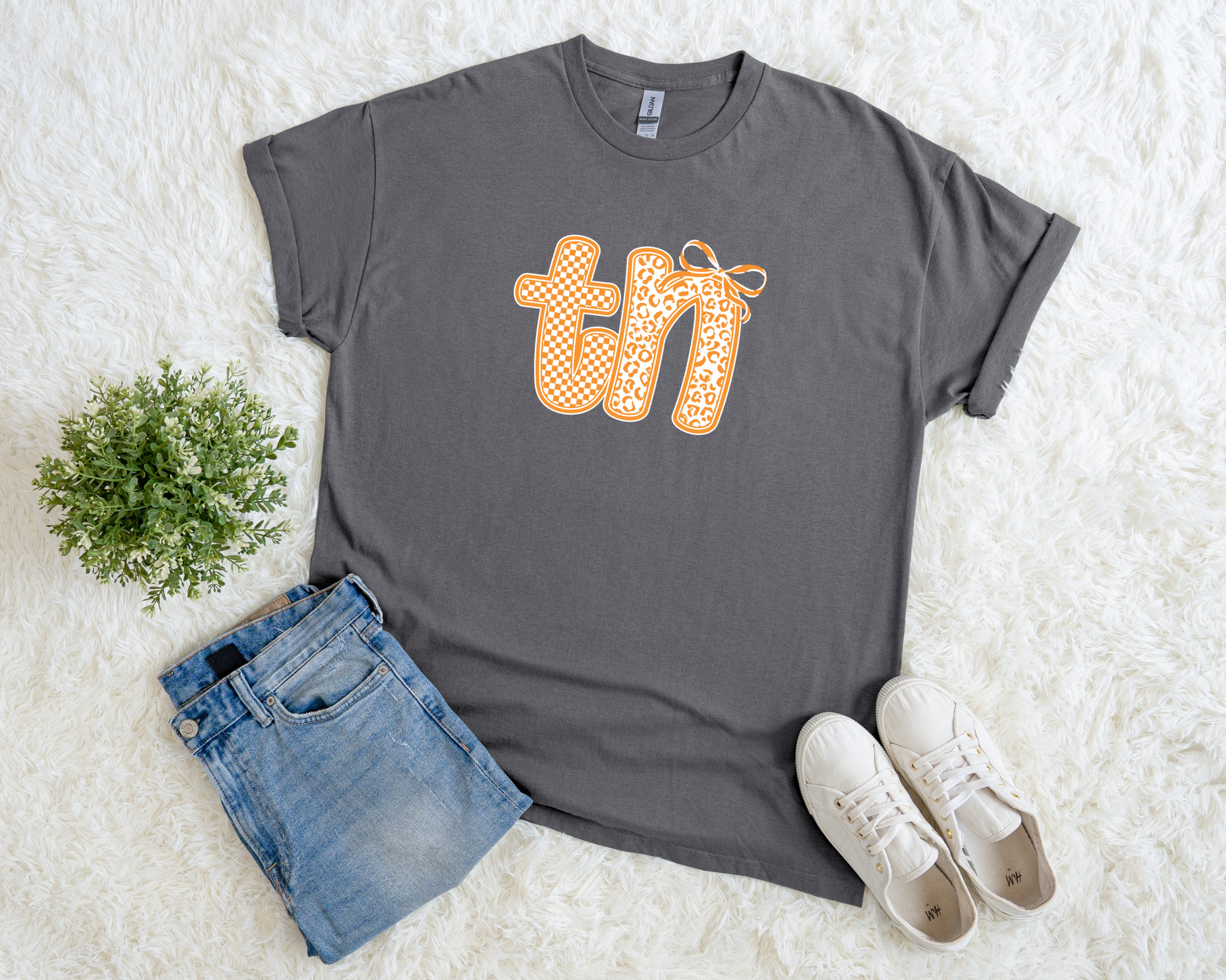 TN Bow Graphic T-Shirt – Cute Tennessee Checker & Leopard Game Day Tee