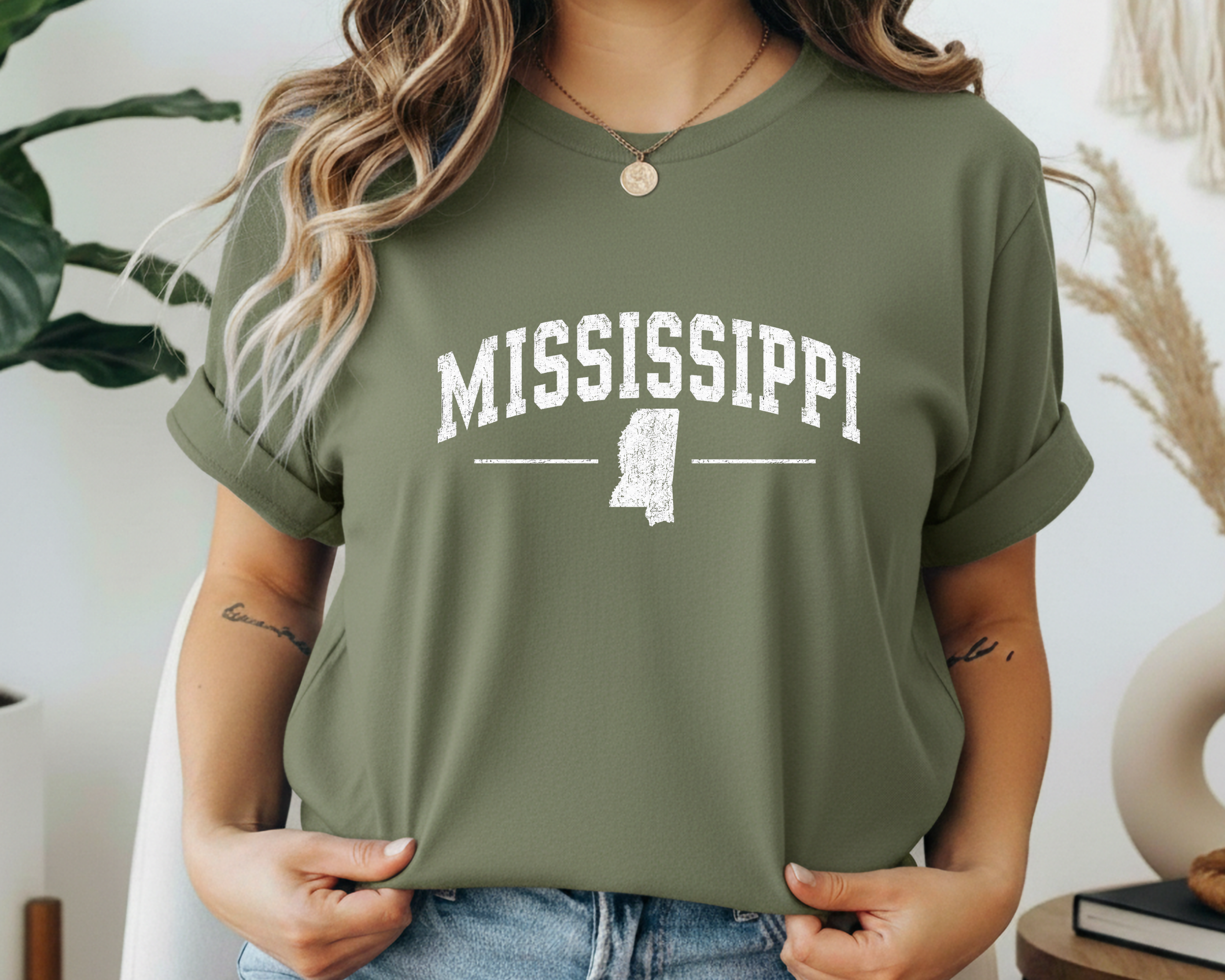 Mississippi State Outline Graphic Tee | Gildan Mississippi Souvenir Shirt