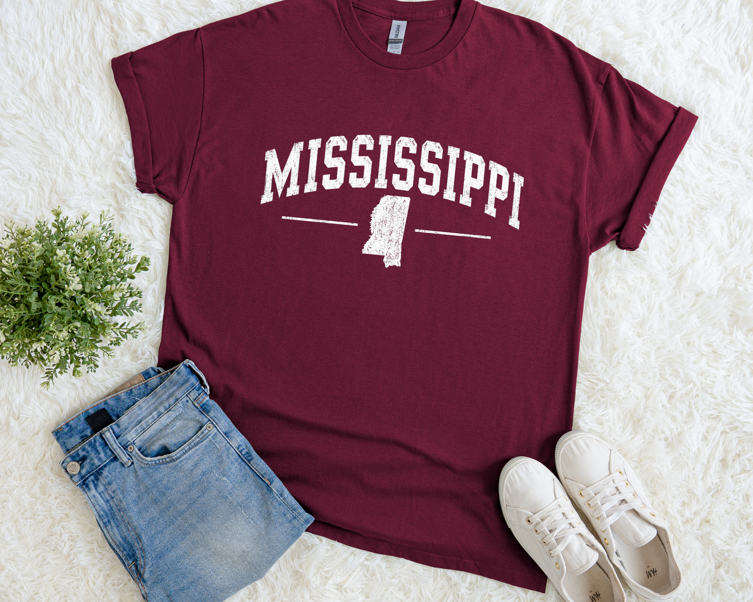 Mississippi State Outline Graphic Tee | Gildan Mississippi Souvenir Shirt