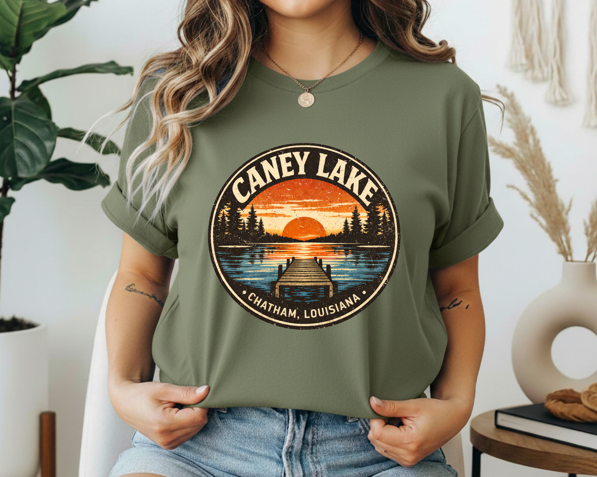Caney Lake Louisiana Sunset Tee – Vintage Lake Graphic Shirt, Chatham LA Outdoors T-Shirt