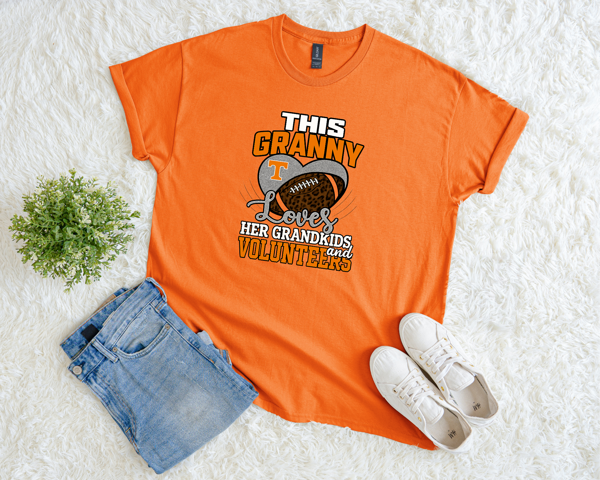 This Granny Loves Her Grandkids and Volunteers T-Shirt – Tennessee Football Grandma Tee